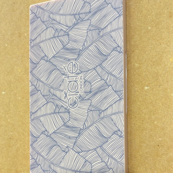 Ciaté London Other - Ciaté London Eyeshadow Palette - Blue and White